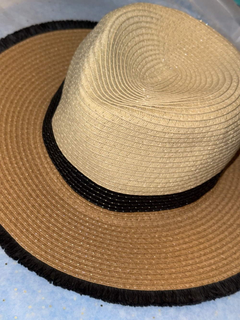 NWOT Summer Straw Hat (OS) - Picture 4 of 10